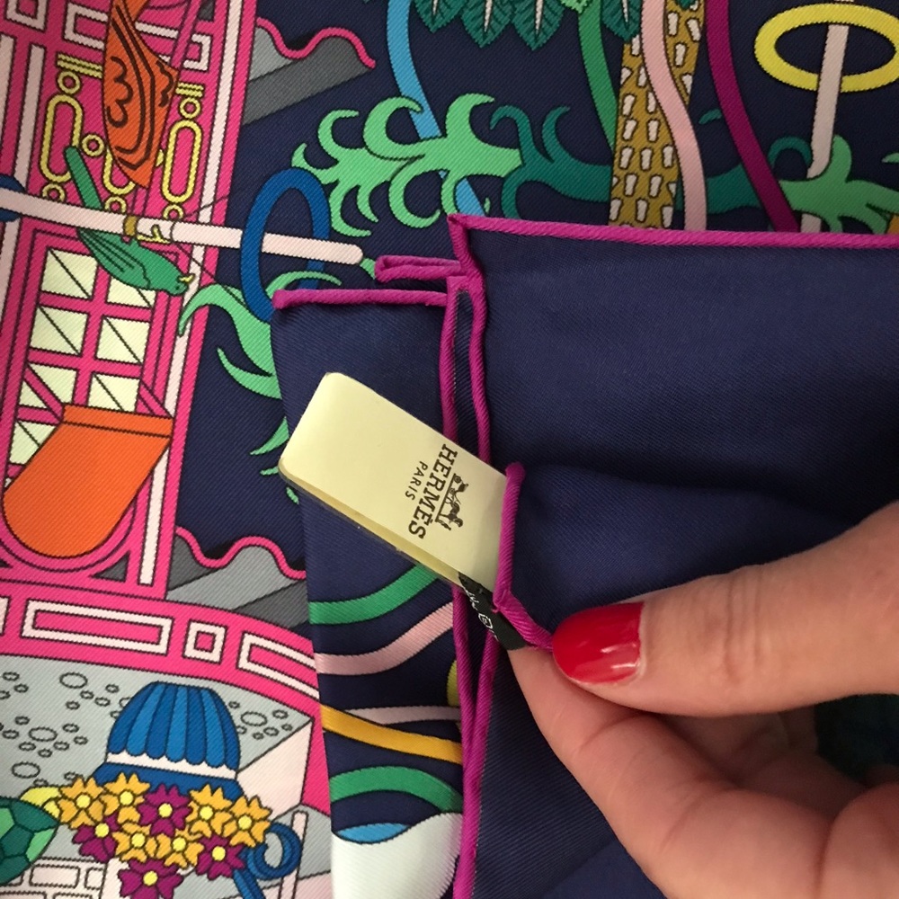 Hermes carrie twill marine/rose/vert silk scarf